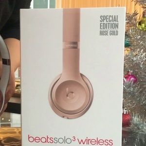 Special Edition Rose Gold Beats Solo 3 Wireless